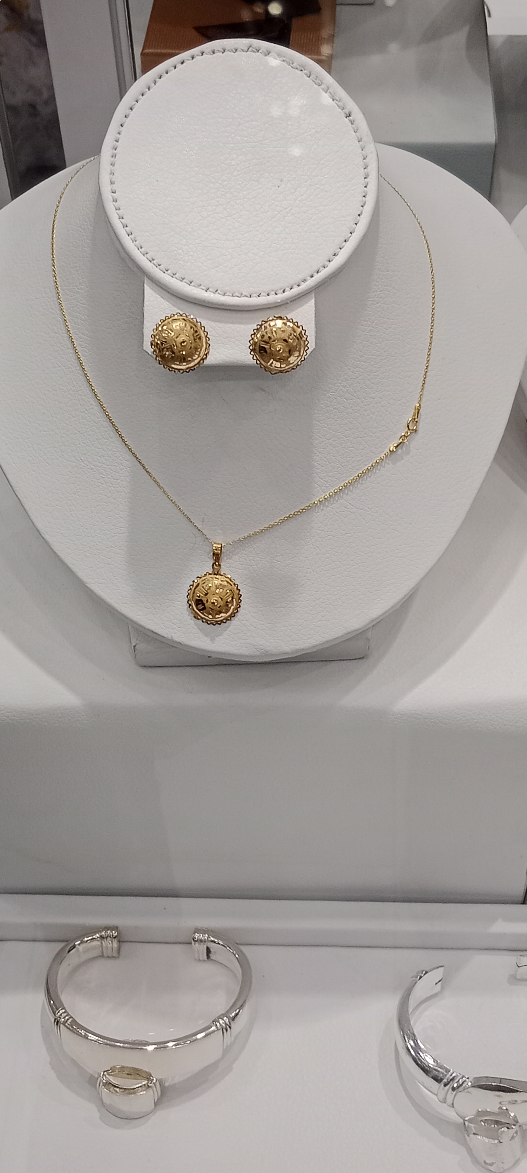 Collier boucle d'oreille en Or 18 carats 