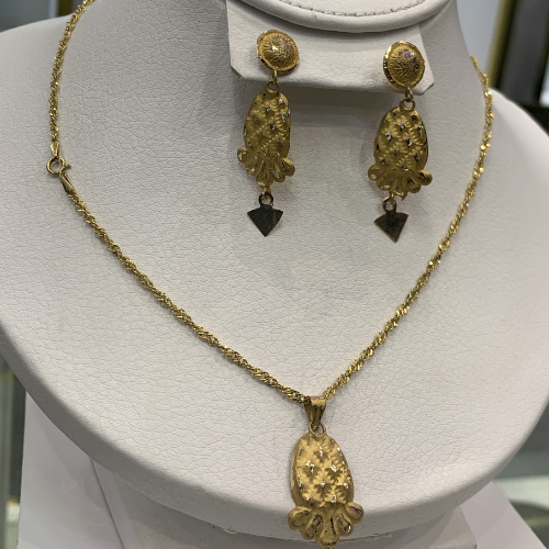 Collier boucle d'oreille en Or 18 carats 