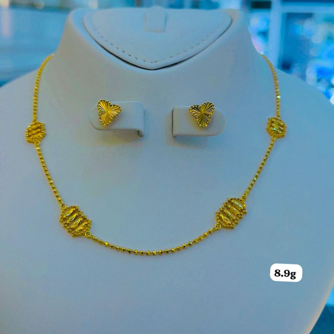 Collier en Or + Boucle d’oreille 
