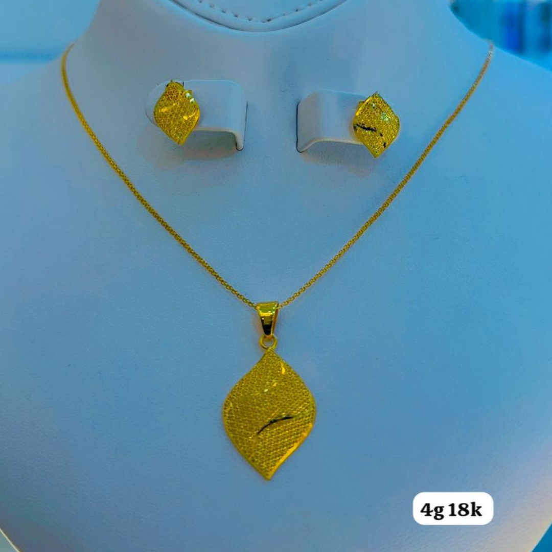 Collier en Or + Boucle d’oreille 4g 18K
